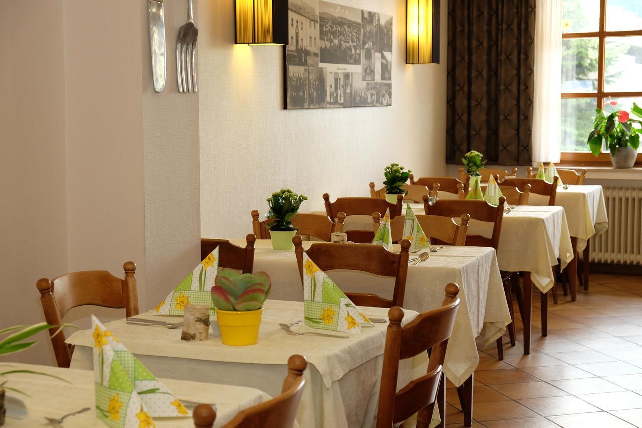 Landgasthaus Hoffmann Kruchten Екстериор снимка